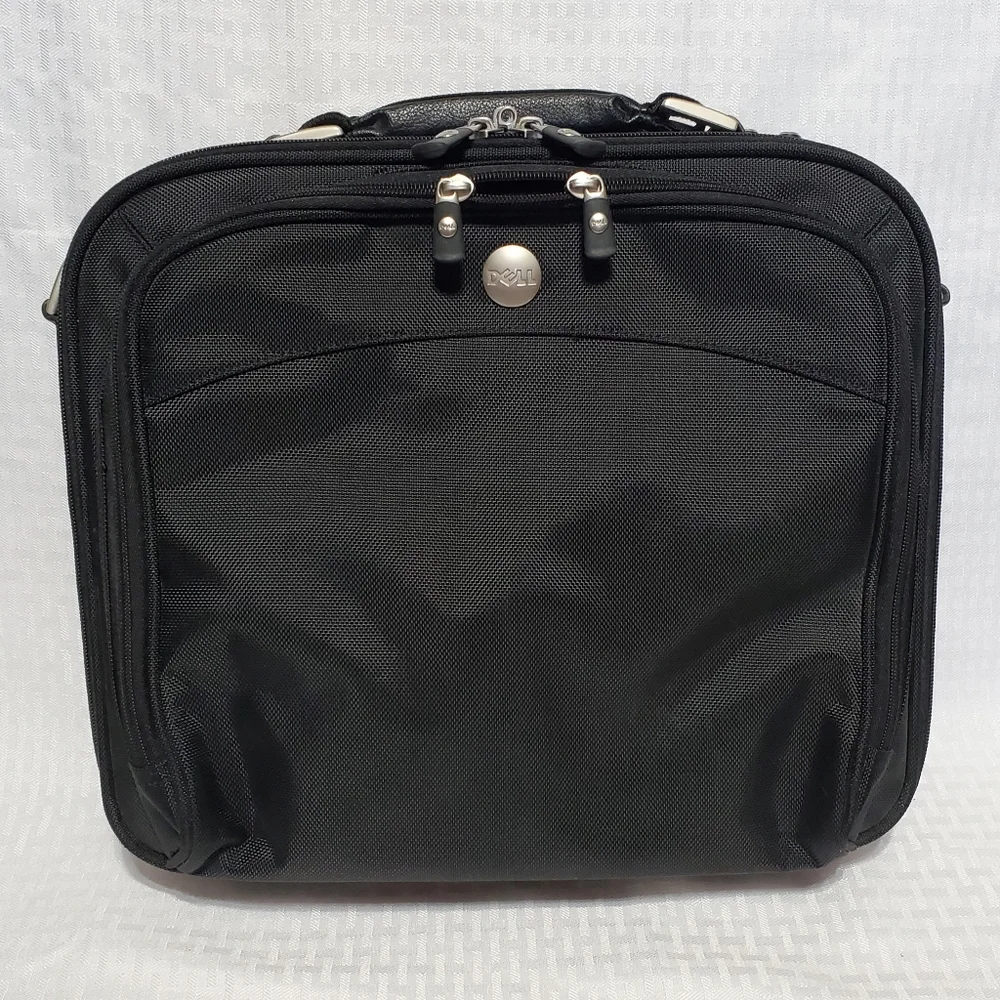 Genuine Dell Black Laptop Carrying Case.